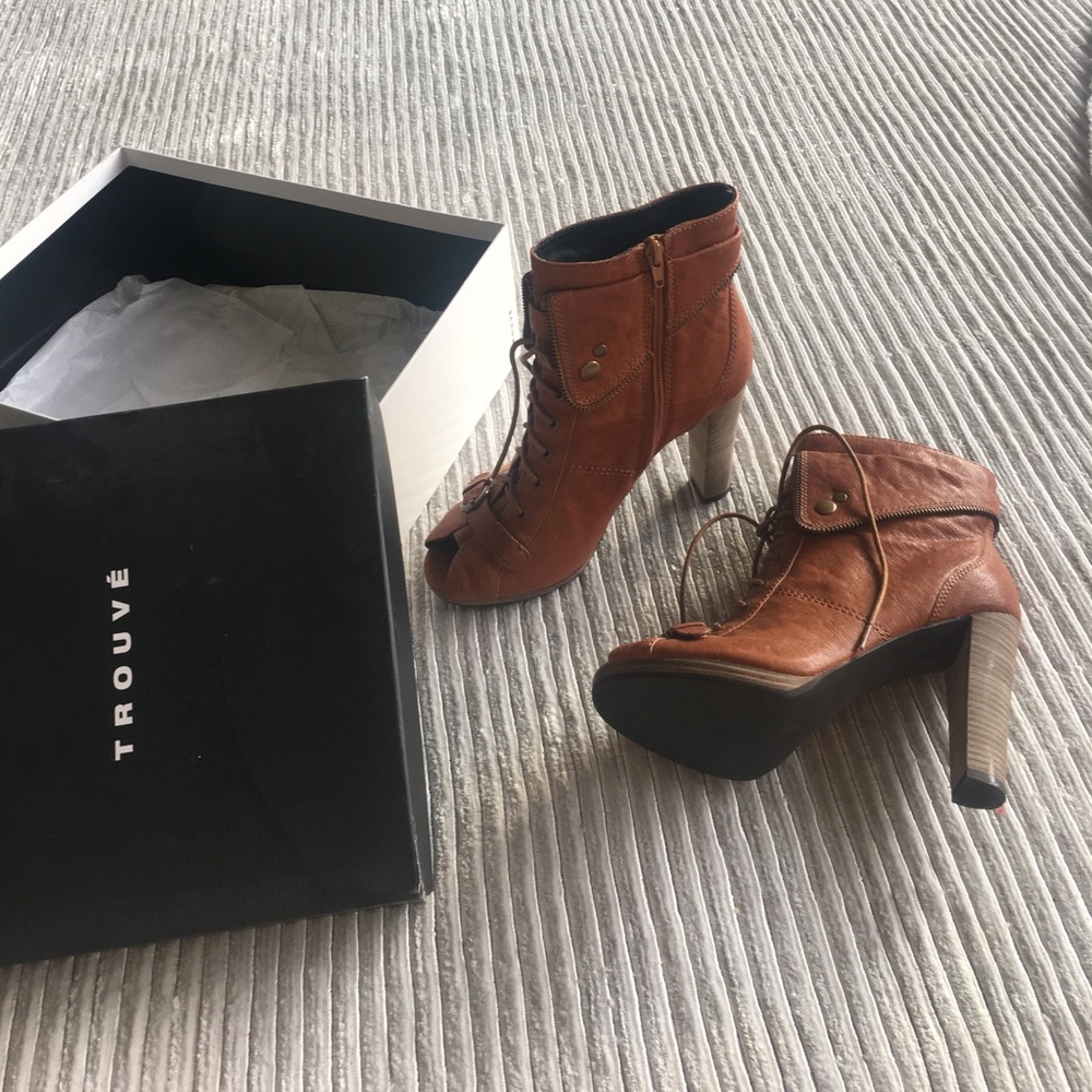 Camel colored Trouve booties